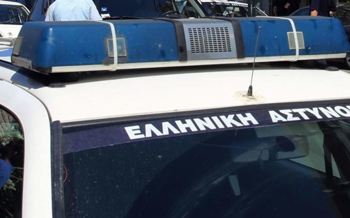 Δέκα συλλήψεις για διακίνηση ναρκωτικών στα Εξάρχεια