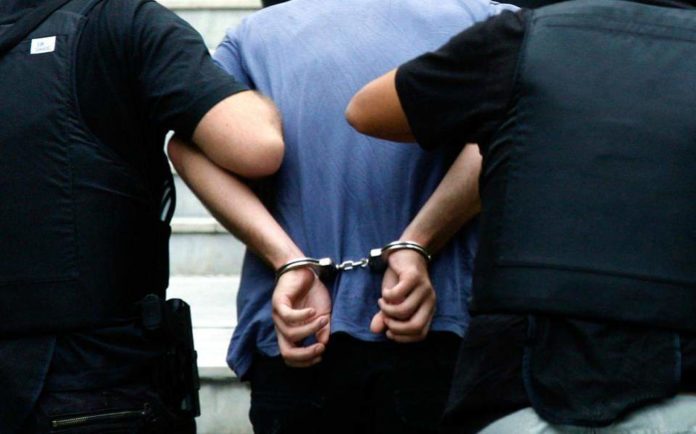 Εξαρθρώθηκε σπείρα που εξαπατούσε επιχειρηματίες και πολίτες σε πανελλαδικό επίπεδο