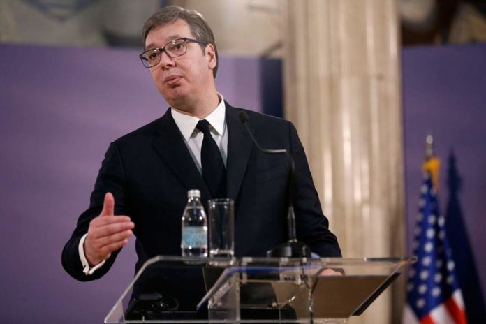 Ο Βούτσιτς κάλεσε τον Τραμπ στη Σερβία, υποσχόμενος παλλαϊκή υποδοχή
