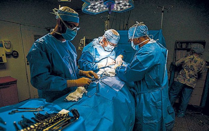 Πλήρης απαγόρευση των επεμβάσεων «αγνότητας»