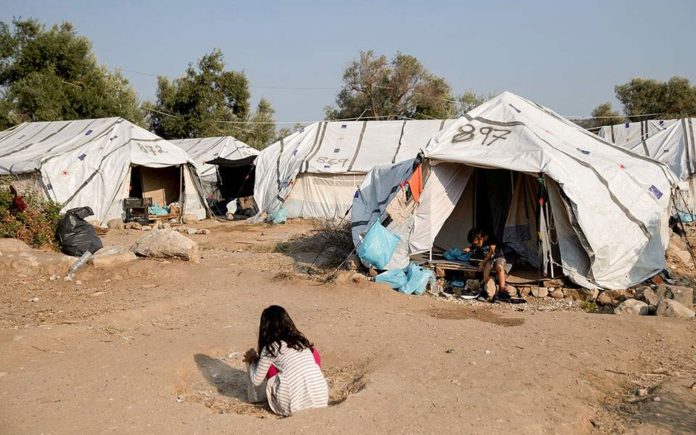 Σε κρίσιμη κατάσταση 17χρονη Αφγανή στη Μόρια - Μαχαιρώθηκε από ομοεθνή της