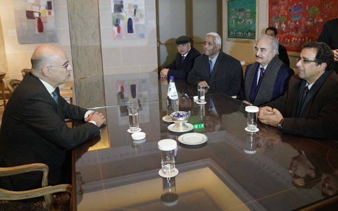 Στην Αθήνα για συναντήσεις με Μητσοτάκη - Δένδια ο στρατηγός Χαφτάρ