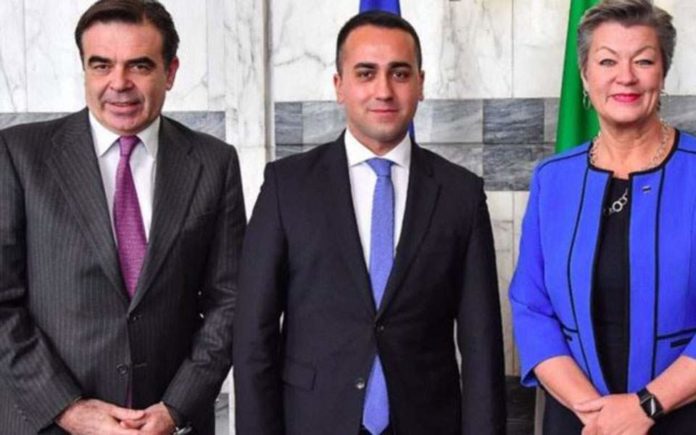 Συνάντηση Σχοινά - Ντι Μάιο για το μεταναστευτικό