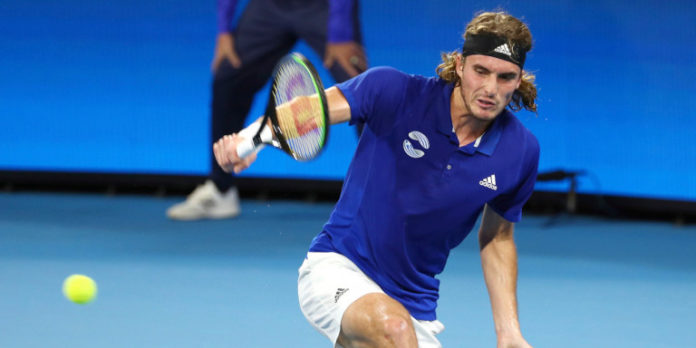 tsitsipas-stefanos-xtypima-mpalaki-raketa