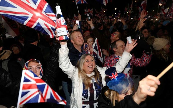 Brexit: Ο βρετανικός Τύπος εμφανίζεται για μία ακόμη φορά διχασμένος