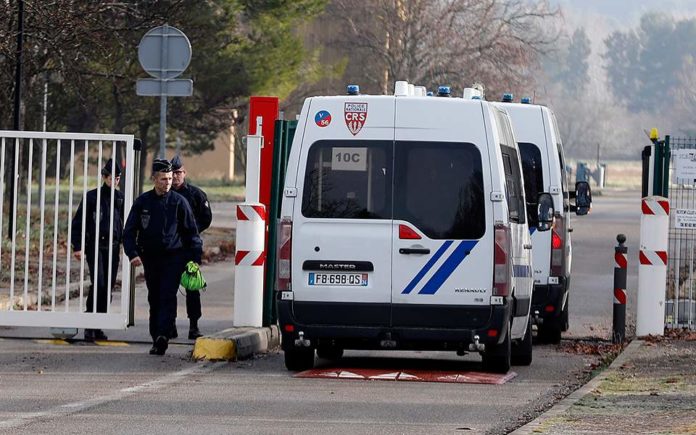 Προσγειώθηκε στη Γαλλία το αεροσκάφος από τη Γουχάν με πολίτες 30 χωρών