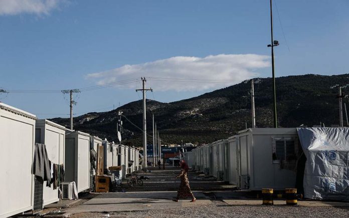 Συμπλοκή μεταναστών με έναν νεκρό στη δομή φιλοξενίας του Σκαραμαγκά