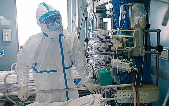Κορωνοϊός: Μεταλλάσσεται και γίνεται πιο επιθετικός
