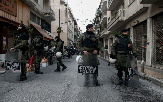 Τέσσερις συλλήψεις ύστερα από αστυνομική επιχείρηση σε σπίτια αντιεξουσιαστών