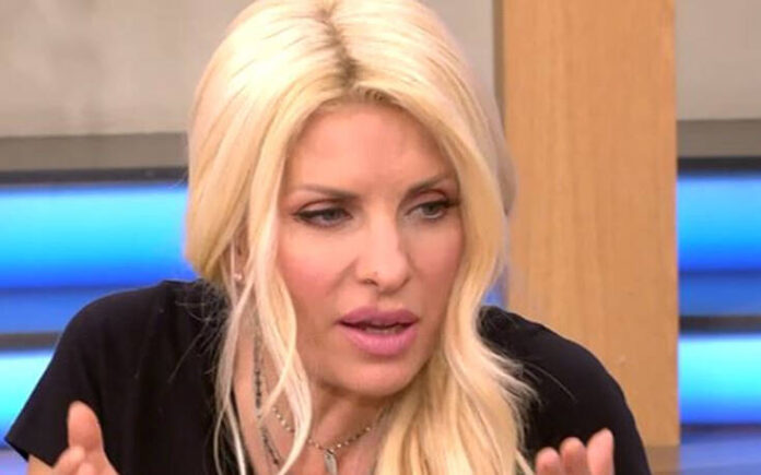 i-eleni-menegaki-exomologithike-tis-dyskoles-stigmes-pou-viose-otan-pire-diazygio (1)