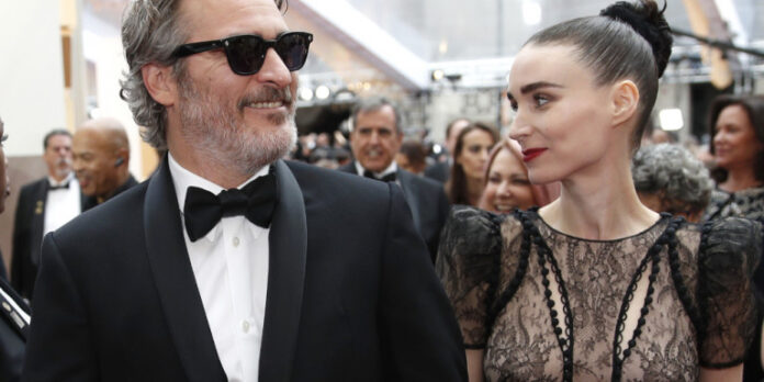 joaquin-phoenix-rooney-mara-mavro-forema