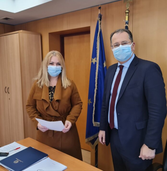 IMG-b40a9fd8d2ca6d41a85cbada5b593866-V (002)