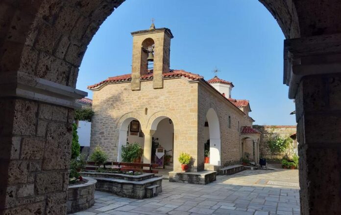 STAGIADES_AKOLOYTHIANYMFIOU21_010