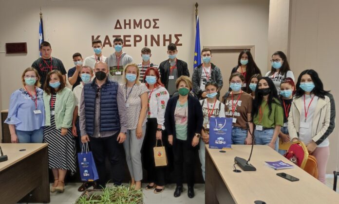 Ρουμάνοι μαθητές στο Δημαρχείο (002)