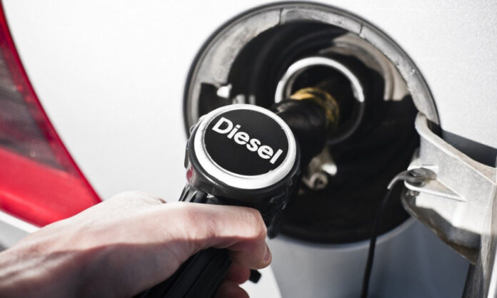 201206092426_diesel_filling