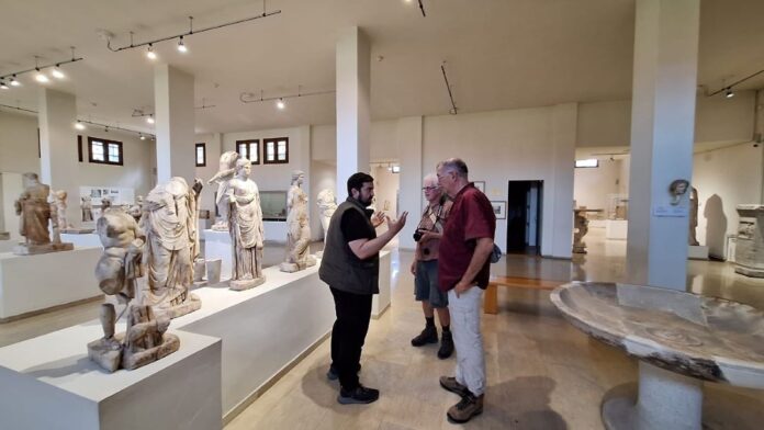 df5ddd90-664e-41b7-8b17-700b61dd4866 (002)