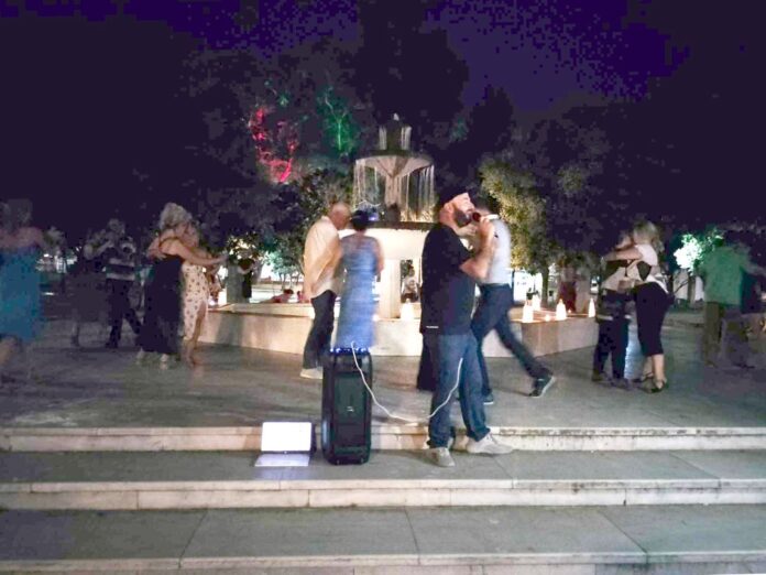 f4c8fb03-2654-4e00-8463-c8dada221d95 (1) (002)