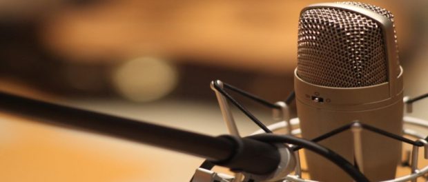 radio-microphone-620x264