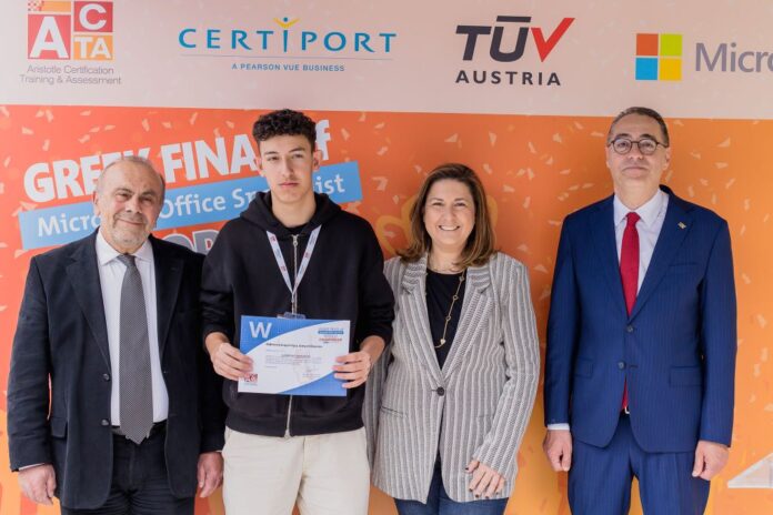 53670686006_c6df5f7a2f_k (002)