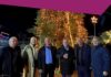 Το δέντρο των Χριστουγέννων «φωτίζει» τις κοινότητες