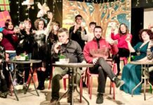 Το θέατρο COMMEDIA αποχαιρέτησε το 2025 με μια παράσταση-καθρέφτη της κοινωνίας (φωτο, video)