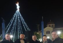 Κορινός: Φωταγωγήθηκε το Χριστουγεννιάτικο Δέντρο
