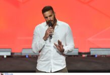 Δημοσιογράφος μήνυσε τον ευρωβουλευτή Νίκο Παππά για ξυλοδαρμό