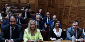 Υποκλοπές: Οι «στημένες» ερωτήσεις των βουλευτών της ΝΔ στον Τρίμπαλη στην Εξεταστική και το μήνυμα από το δεξί χέρι του Λαβράνου