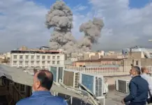 Ξεκίνησαν οι βομβαρδισμοί στο Ιραν, συναγερμός για αντίποινα στο Ισραήλ