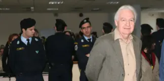 Αποφυλακίστηκε ο αρχηγός της 17 Νοέμβρη Αλέξανδρος Γιωτόπουλος μετά από 24 χρόνια