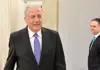Ένταλμα σύλληψης για Αβραμόπουλο – Τι απαντά ο πρώην Επίτροπος