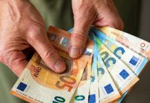Έρχεται πακέτο 7 μέτρων στήρiξης: Ποιοι θα λάβουν χρήματα και ποιοι ελαφρύνσεις από αυτό το μήνα