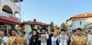 Με λαμπρότητα η υποδοχή της Τιμίας Κάρας του Αγίου Παρθενίου στο Λιτόχωρο Πιερίας (φωτο)