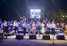 Δήμος Δίου-Ολύμπου: Κατάμεστο το ανοιχτό θέατρο Λιτοχώρου στη μεγάλη συναυλία-αφιέρωμα στον Γιώργο Ζαμπέτα
