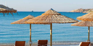 Δεν είναι η ξαπλώστρα. Είναι η κοινωνία μας | Ένας 82χρονος άνθρωπος έχασε τη ζωή του μετά από ξυλοδαρμό για μια ξαπλώστρα