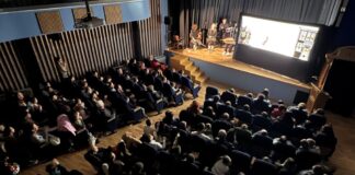 Με μεγάλη συμμετοχή παιδιών η παράσταση θεάτρου σκιών «Το ΟΧΙ του ’40 και ο Καραγκιόζης Λοχίας»